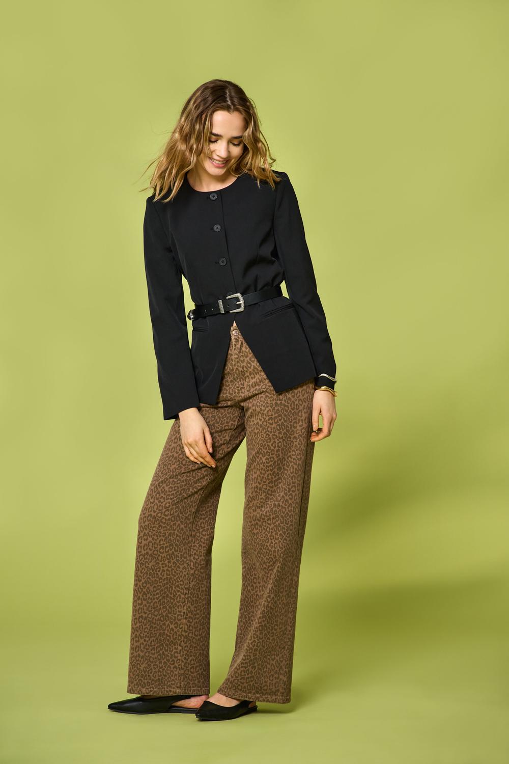 model_shot-front_full